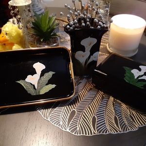 Vintage black lily set